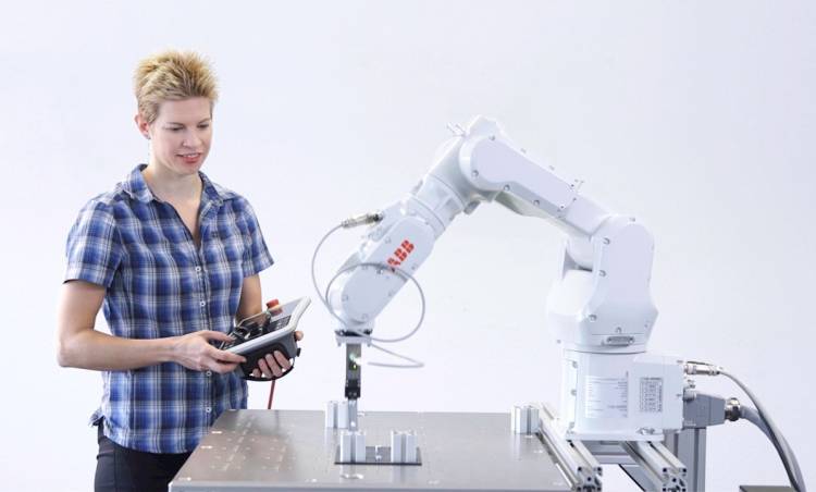 ABB’nin Endüstriyel Robot Yazılımları