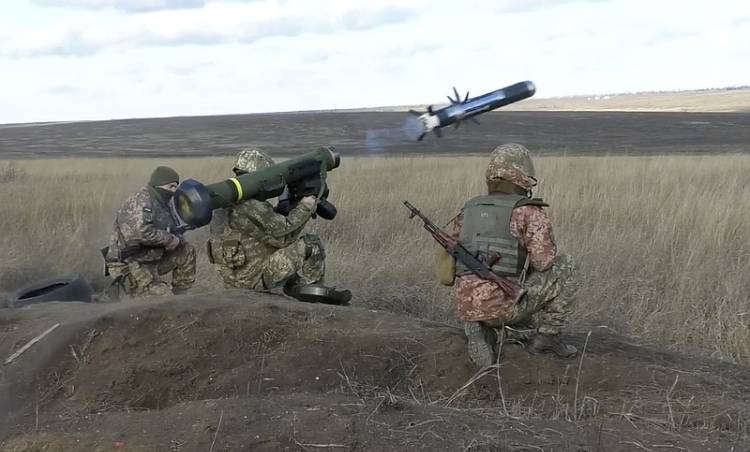 ABD, Ukraynalı Askerlere Tercüme Edilmiş Kılavuzlar Olmadan Javelin Füzeleri Gönderdi