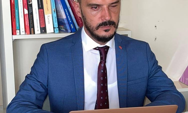Ameliyat Parasını Bulamazsa Sonsuza Kadar Göremeyecek