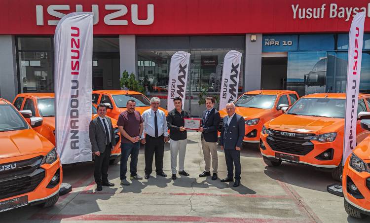Anadolu Isuzu'dan Adana Karayolları Bölge Müdürlüğü'ne D-Max teslimatı