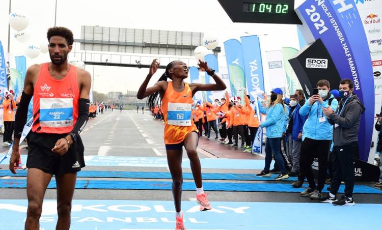 Dünyanın En Hızlısı: N Kolay İstanbul Yarı Maratonu