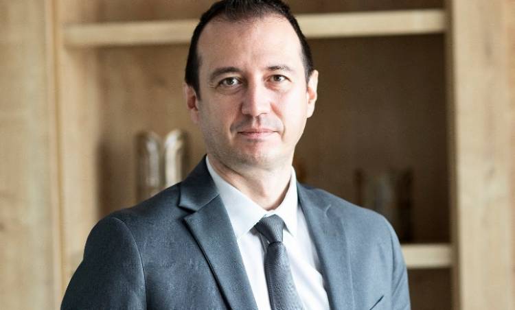 Endüstriyel ve ticari tesisler için eksiksiz bir kompanzasyon çözümü