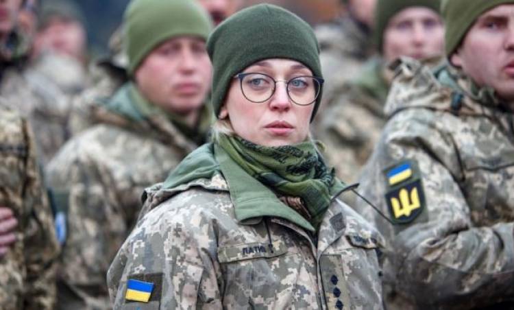 Eski ABD Ordusu Albayı : "Ukrayna ordusu Zelenskiy'i görevden alıp almamayı düşünüyor"
