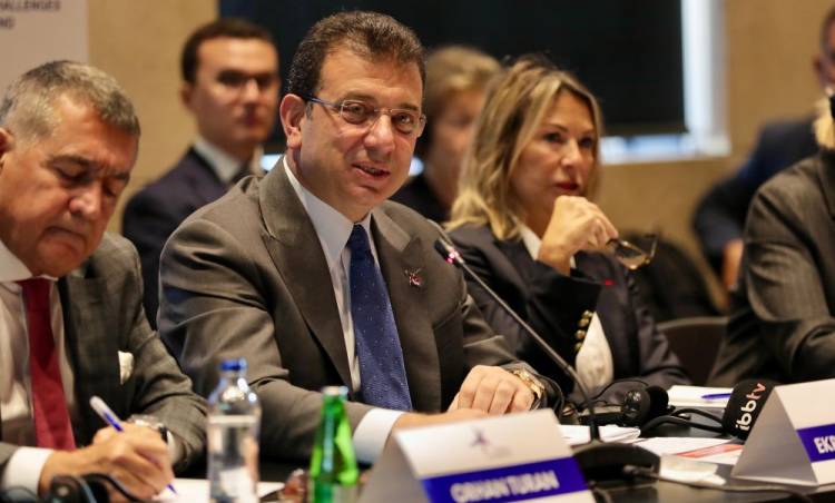 İmamoğlu Batıya Yüklendi