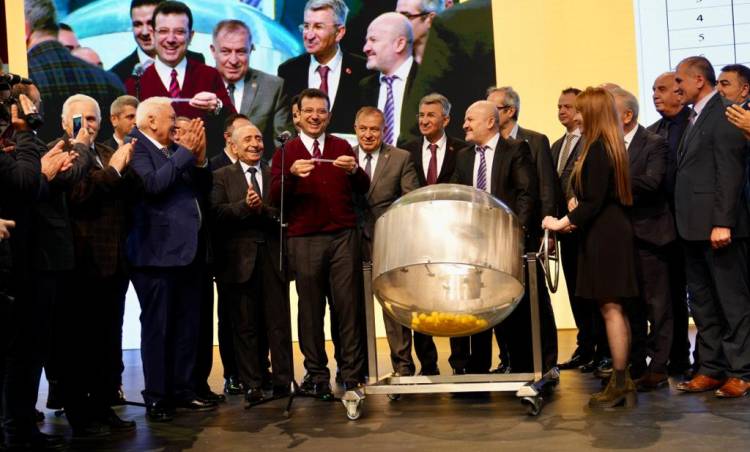 İstanbul Yeni Taksilerini Bekliyor