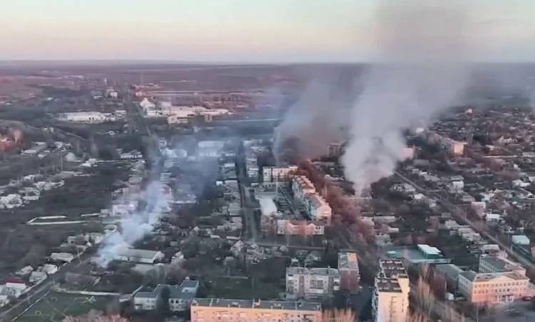 Kiev, Batı'nın Desteğini Garanti Altına Almak İçin Artyomovsk'un 'Kıyma Makinesinde' Israr Ediyor