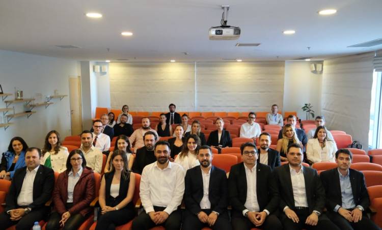 Küresel Belirsizlik Ortamında Yol Almak