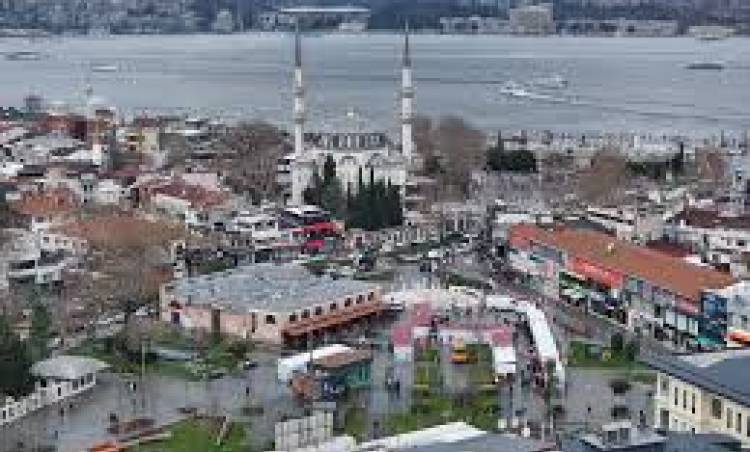Üsküdar'da “2025 Yılbaşı Pazarı"